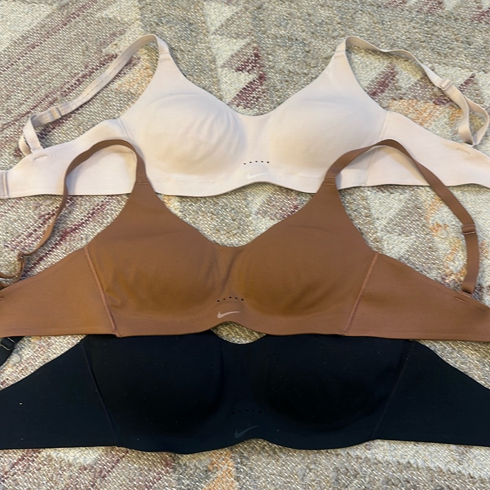 NIKE wireless bras (3)